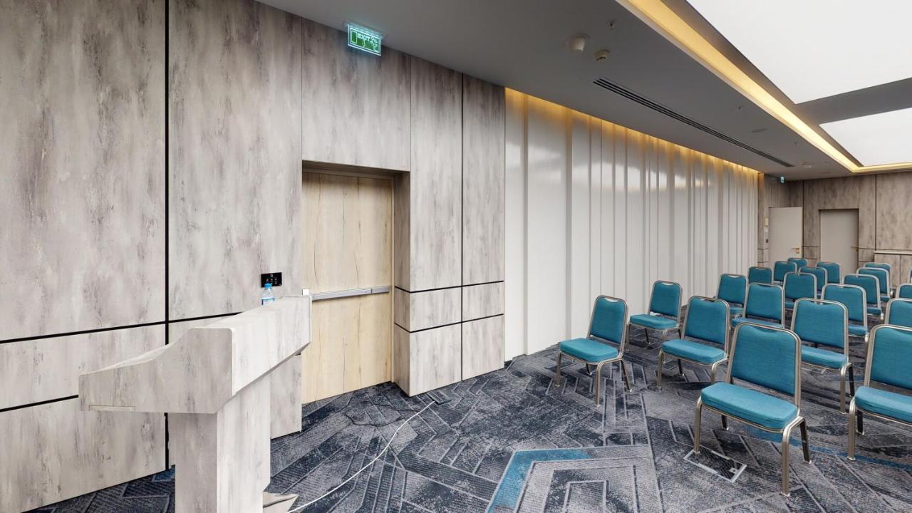 Intercontinental Baku By Ihg Ξενοδοχείο Εξωτερικό φωτογραφία The interior of the meeting room