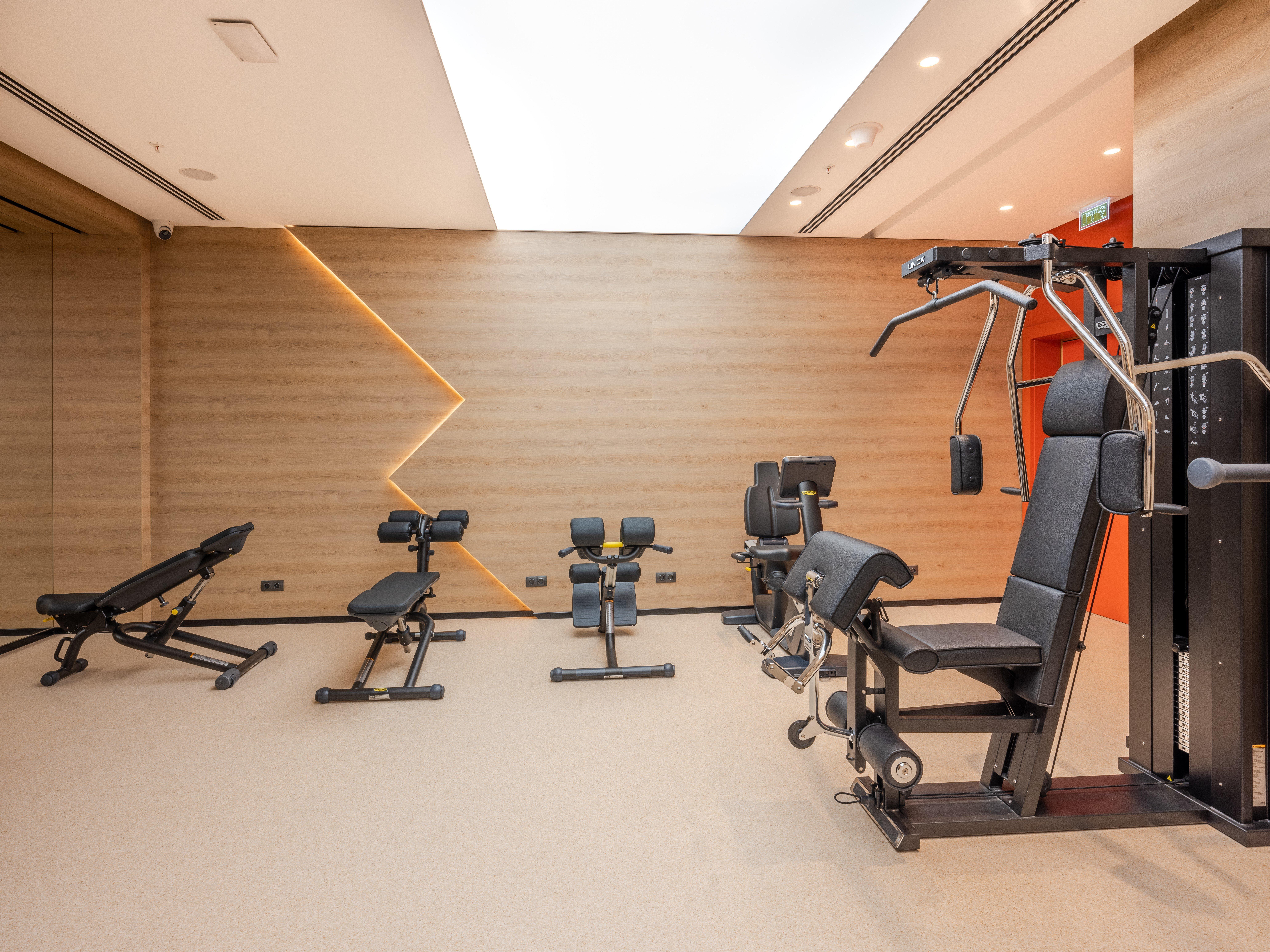 Intercontinental Baku By Ihg Ξενοδοχείο Εξωτερικό φωτογραφία The gym at the Mandarin Oriental, Hong Kong