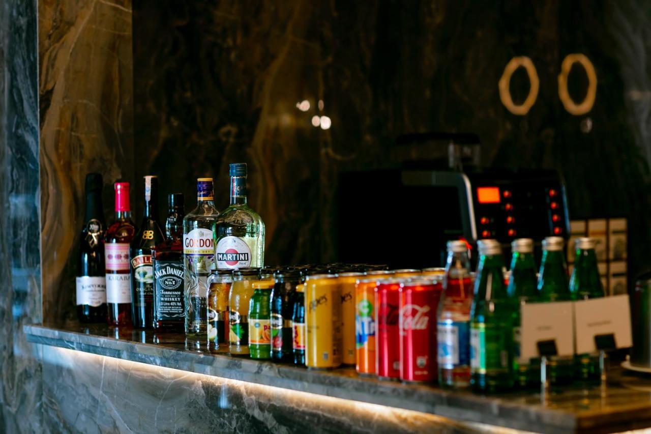 Intercontinental Baku By Ihg Ξενοδοχείο Εξωτερικό φωτογραφία A selection of non-alcoholic drinks